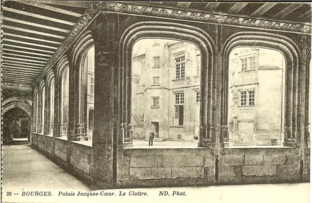 CPA - CHER - BOURGES, Palais Jacques Coeur, le Cloître