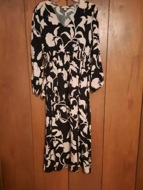 Knox Rose maxi dress sz small black and white