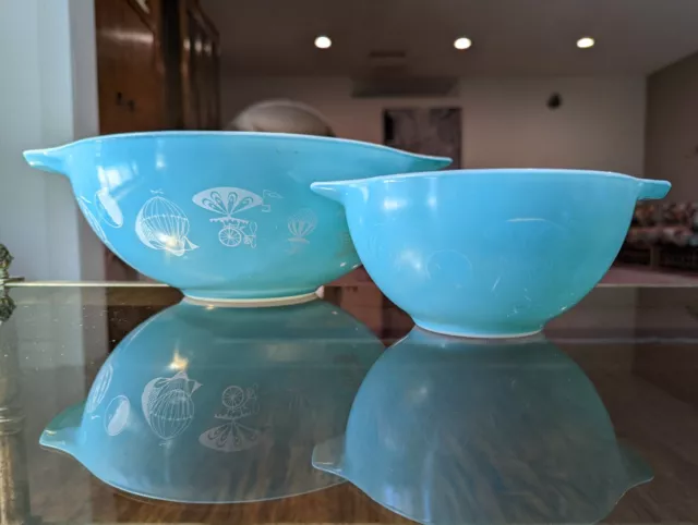 Rare 1958 Pyrex Turquoise Blue Balloons Chip #444 & Faded Dip #441 Mixing Bowls Rare 1958 Pyrex Turquoise Blue Balloons Chip #444 & Faded Dip #441 Mixing Bowls