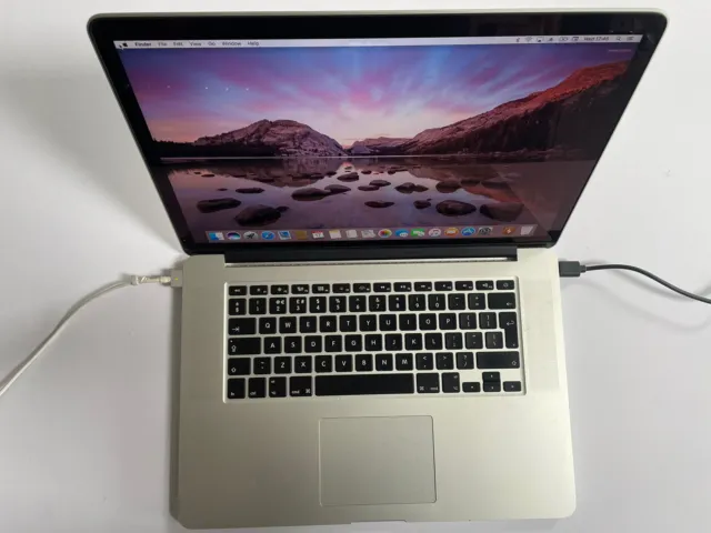 Apple MacBook Pro 15" i7 2,2 GHz 16 GB metà 2014/Intel Iris / Riparazioni /D87R
