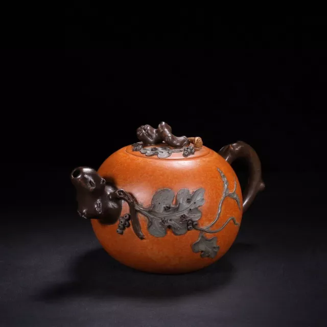Chinese Yixing Zisha Clay Handmade Exquisite Teapot  松鼠葡萄（ 底款：蒋蓉）