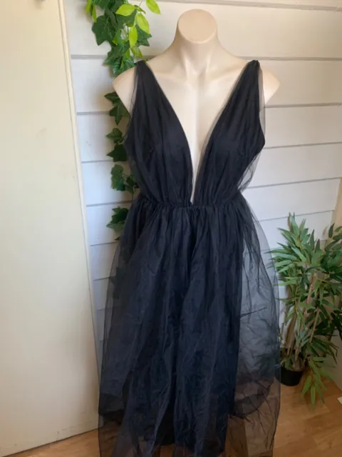 sheike deep v black tulle maxi gown size 10
