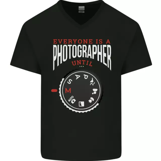 T-shirt da uomo collo a V scollo a Everyones a Photographer Until Photography