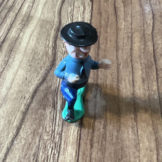 VINTAGE HANNA BARBERA Tinykins Yogi Bear Ranger Smith Plastic Figurine