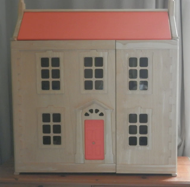 WOODEN DOLLS HOUSE COLLECTION ONLY WATFORD, HERTS £50.00 PicClick UK