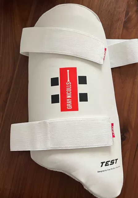 Gray-Nicolls Test Thigh Pad - RH Adult