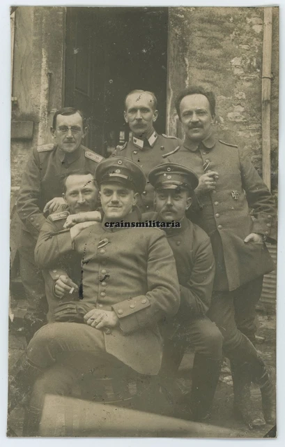 Orig. Foto AK Portrait Offiziere E.I.R.28 Arzt mit Orden EK1 EKI Frankreich 1915