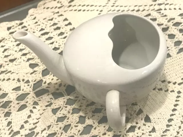 1900 Antique Medical Porcelain Invalid/Infant Feeder Pap Boat Curved Top Eng dd
