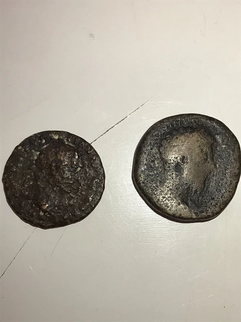 Lot De 2 Pièces De Monnaies Romaine Sesterce A Identifier
