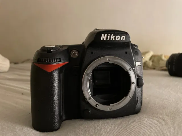 Corpo Nikon D90, otturatore 13K. Ottime condizioni SPEDIZIONE UE!