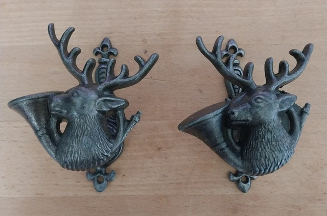 Illustration isolée de deux fusils et tête de cerf | Vecteur Gratuite