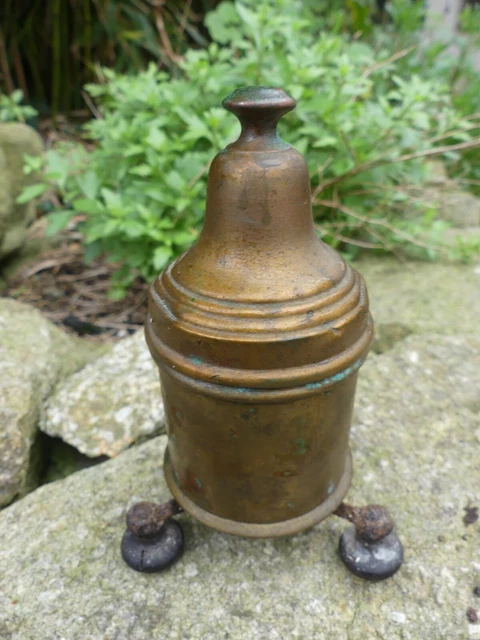 Ancien Moulin à épices/poivre En Laiton Avec Manivelle (hauteur 8cm)