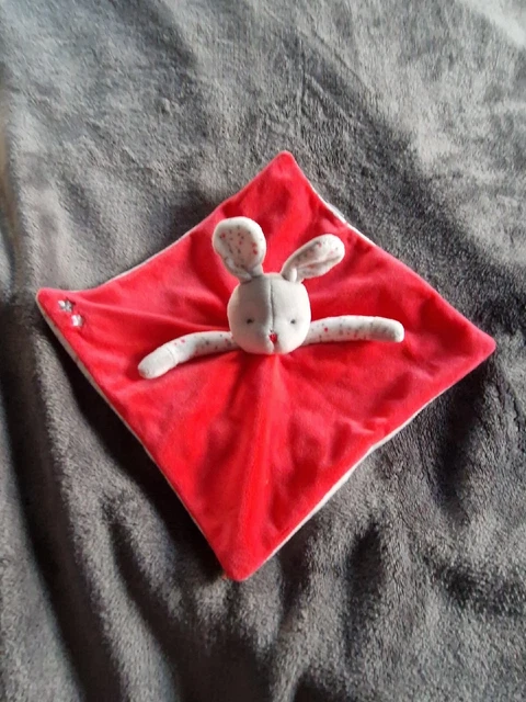 Doudou plat lapin rose rouge OBAIBI OKAIDI étoiles gris blanc rose