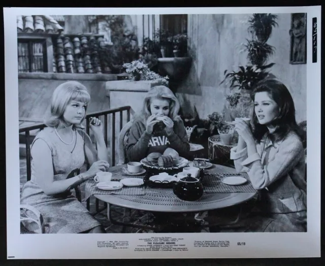 1964 The Pleasure Seekers Ann Margret Carol Lynley Pamela Tiffin 8x10 Photo