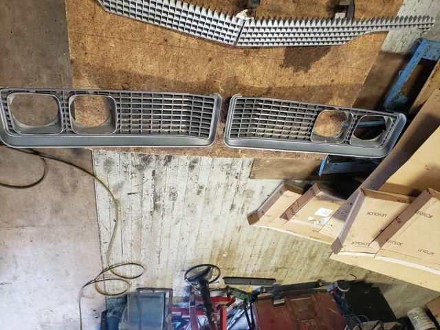 Nice Complete Grille 1969 Buick Electra 225 Front Chrome Trim LH & RH w Bezels