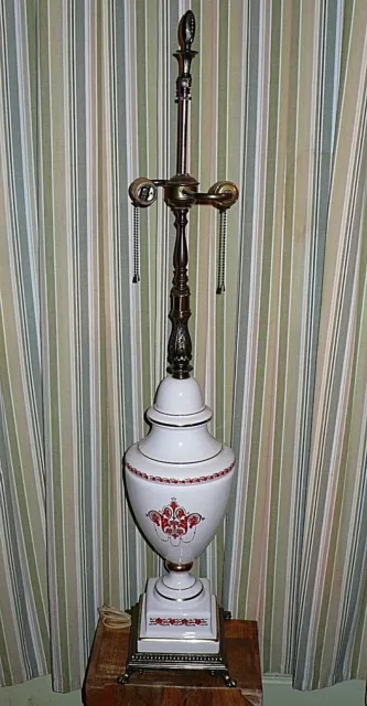 Vintage CREST LAMP Co. Chicago DOUBLE LAMP HEAD urn shaped LION'S FEET lamp.