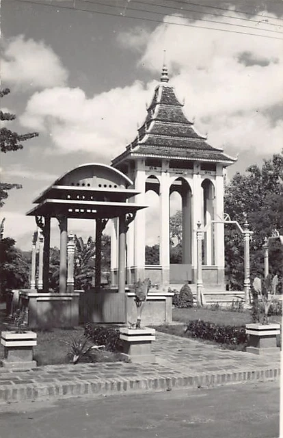 Cambodia - PHNOM PENH - Entrance to the pagoda - REAL PHOTO - Khmer Photo.