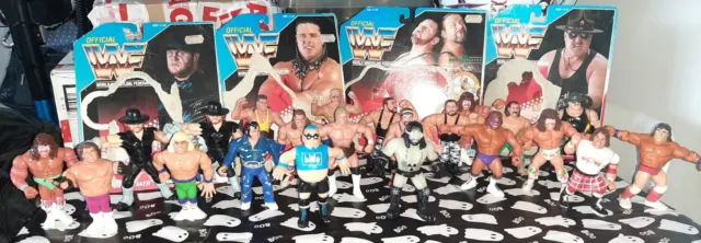WWF HASBRO WCW Galoob Collection. 22 Figures, 4 Backing Cards. WWE EPIC TOYS