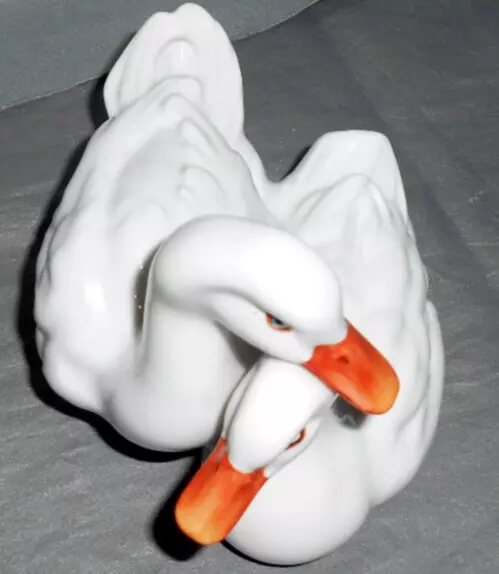 Vintage Herend Hungary #5036 Porcelain Hand-Painted  Figurine White Birds Ducks