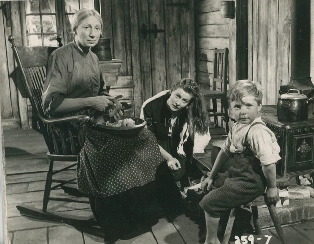 Adrienne  Corri Jean Anderson The Kidnappers  1953 Photo Original #12