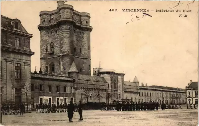 CPA AK VINCENNES Intérieur du Fort (672221)