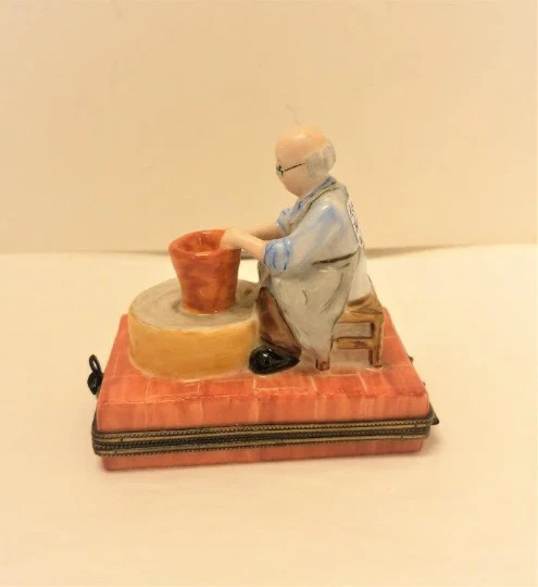 Limoges Hinged Box 'Potter at Wheel' - 3 1/4" Long