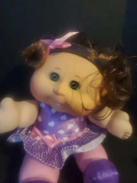 2016 Cabbage Patch Kids doll w/Brown Hair and TEETH NEEDS CLEANED! 2