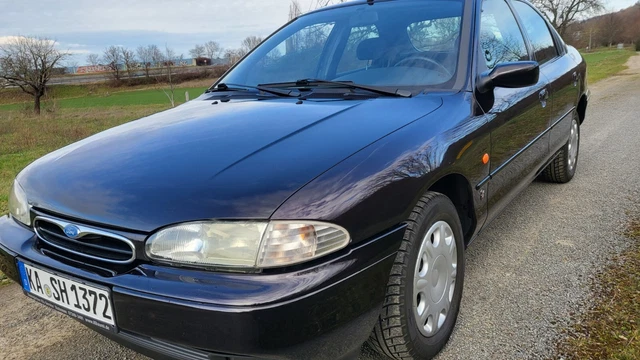 Ford Mondeo MK1