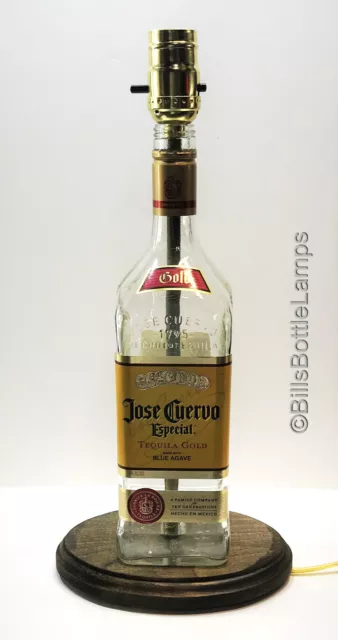 JOSE CUERVO ESPECIAL GOLD Tequila  Liquor Bottle TABLE LAMP Light with Wood Base