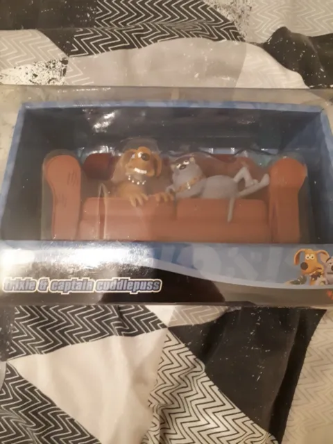 Creature Comforts Trixie and Captain Cuddlepuss on Sofa Figurine By Aardman 2004