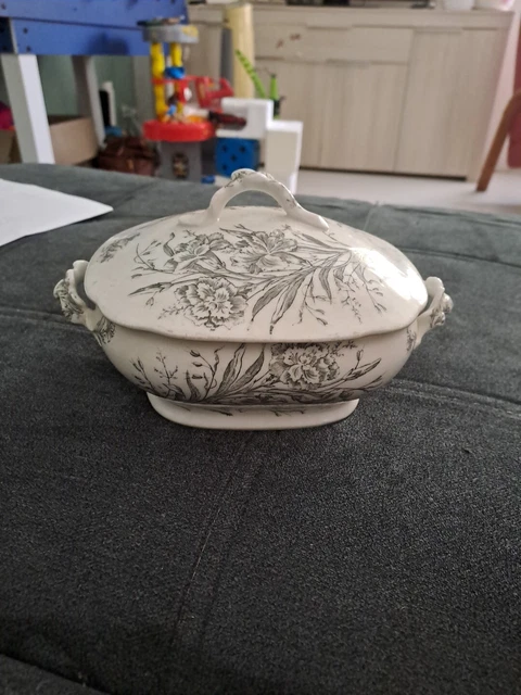 Service 24 pièces en porcelaine de Paris XIXe - Marché Dauphine