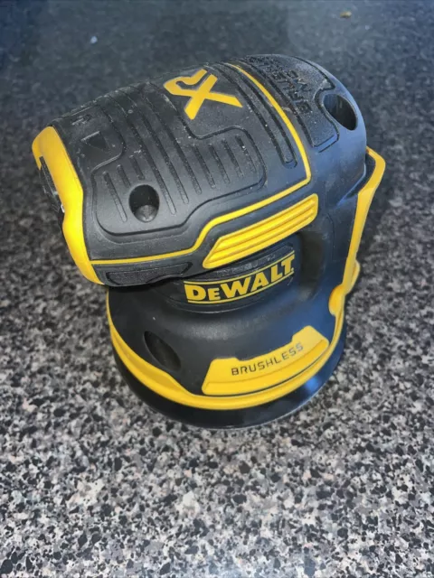 Lijadora orbital DEWALT 20V MAX, solo herramienta (DCW210B) inalámbrica USADA PARA PIEZAS