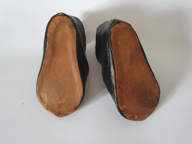 Ancienne paire de  CHAUSSURES en cuir  de POUPÉE  JUMEAU taille 13 3
