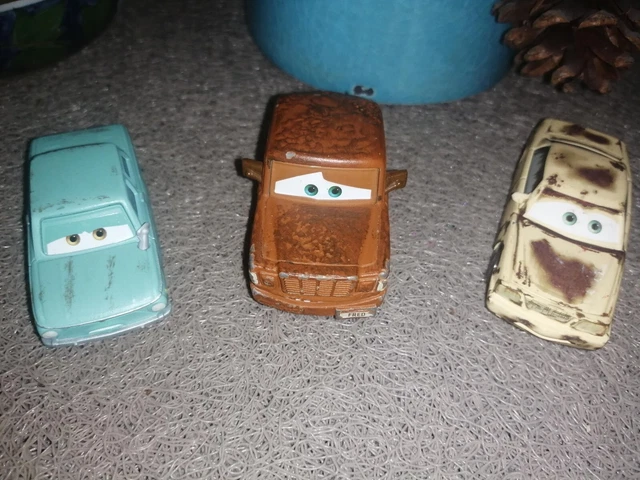 1 lot de  voitures cars disney pixar  mattel metal  d occasion