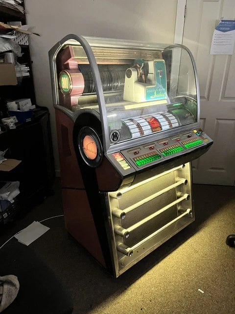 Seeburg VL200 vintage jukebox 1956 Seeburg VL200 vintage jukebox 1956