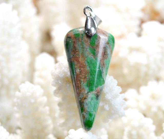 Pendentif En Jade Omphacite Chrome - 54 Carats, Cabochon - Neuf Avec étiquettes, Origine Italie