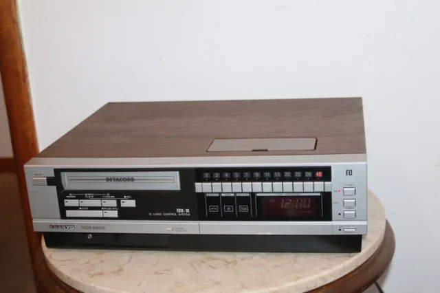 Sanyo VCR4500 Beta Betamax Betacord Video Cassette Recorder - untested