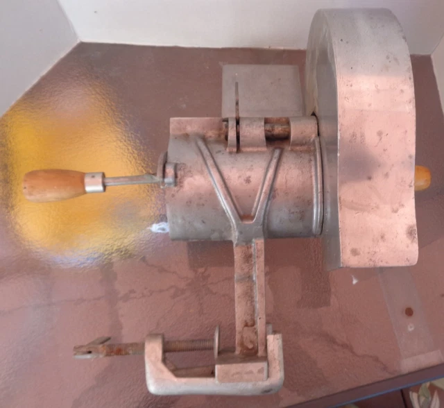 Vintage SliceChief Senior Manual Hand Crank Slicer Vintage SliceChief Senior Manual Hand Crank Slicer