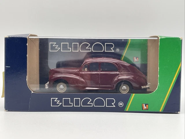 Modèle Réduit Peugeot 203 Berline 1954 – Norev Presse 1/43 – Gris – Occasion