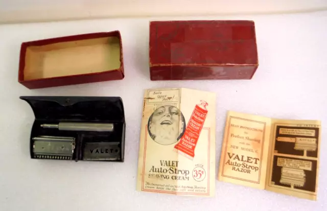 Vintage Valet Auto Strop Safety Razor in Case with Original Paper Instructions.