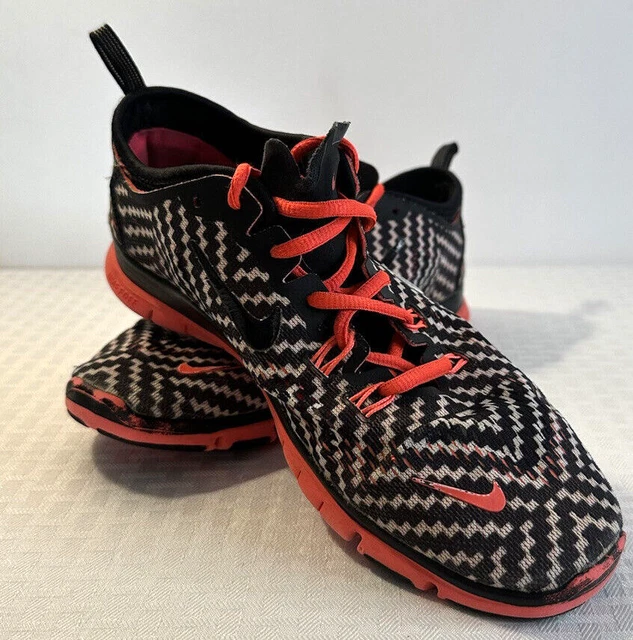 Nike Free Fit 4 Womans Running Shoes Black and Crimson Size 5