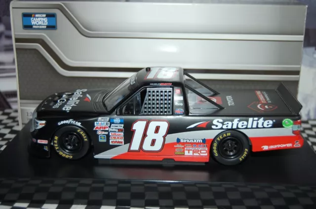 Chandler Smith #18 Safelite AutoGlass Toyota Tundra 2021  1/24 NASCAR Die-cast