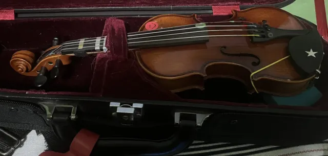 Eastman 1/16 Student Violin W Case Resin And Bow