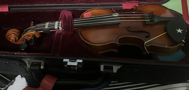 Eastman 1/16 Student Violin W Case Resin And Bow Eastman 1/16 Student Violin W Case Resin And Bow