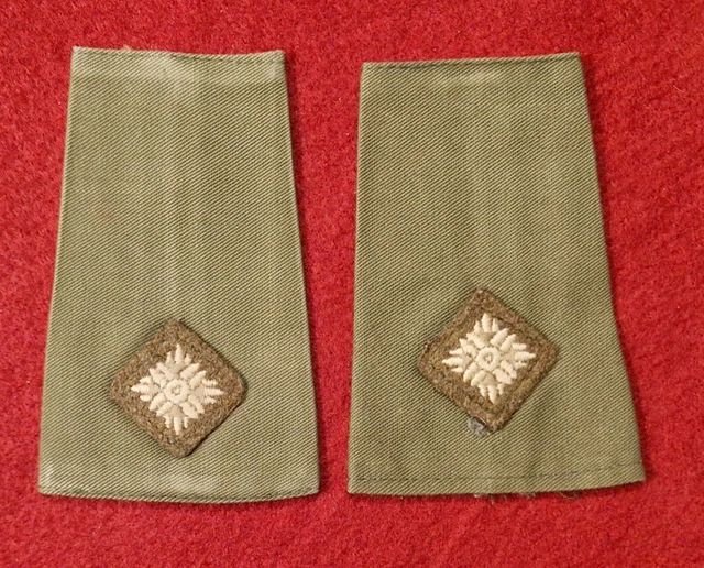 POST WW2 BRITISH Army 2nd Lieutenant Officer Rank Slides Pair Green 6.