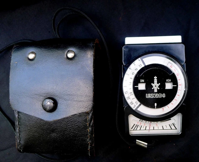 Leningrad 8 Light Meter Marked As Made In Ussr. Good Condition & Working Order.