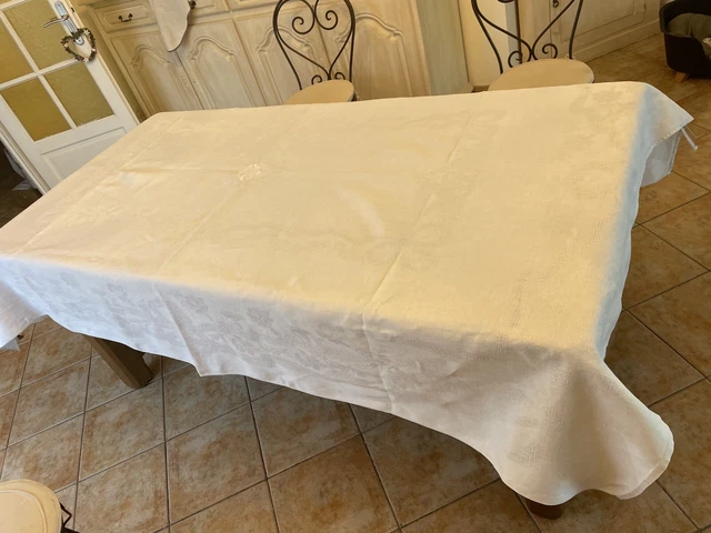 Coupon tissus ancienne nappe damassée monogrammes BC - Le Grenier de Coupon tissus ancienne nappe damassée monogrammes BC - Le Grenier de
