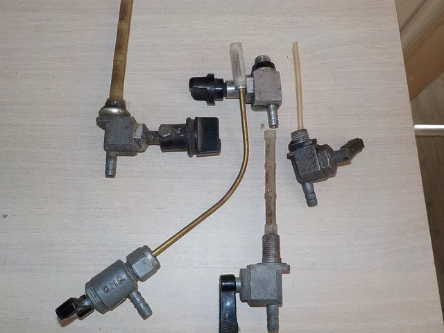 Lot Robinets Essence Cyclomoteur Peugeot Piaggio..