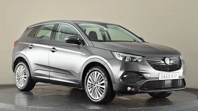 2019 Vauxhall Grandland X 1.5 Turbo D Tech Line Nav 5dr Hatchback diesel Manual