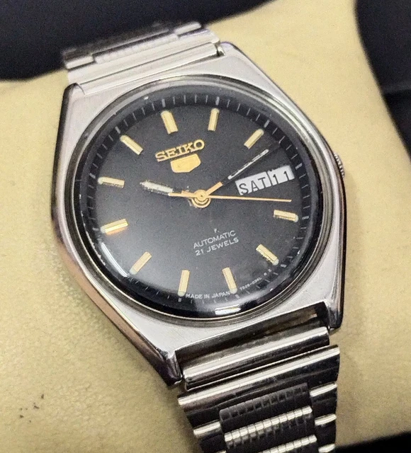 VINTAGE SEIKO 5 Automatic Black Dial Men's Watch Case 35.5mm Free